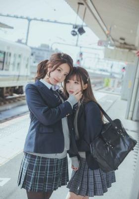 《美丽教师》